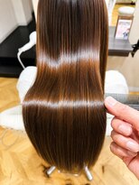 アーリアエスウーノ(A:ria es uno) 美髪ストレート