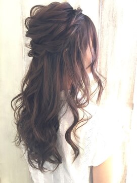 アンフィフォープルコ(AnFye for prco) 【AnFyeforprco】綺麗め大人ハーフアップアレンジ♪