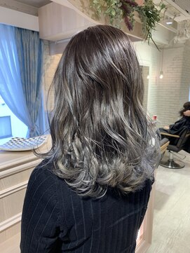 ロンド 表参道店(Lond) くびれセミディ～アッシュカラーグレイッシュ＊