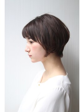 ノーヴェ(Nove) 前下がりショートボブ × フォギーベージュ