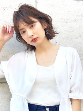 アンド ストーリーズ(&STORIES) 30代40代におすすめショートボブアッシュブラウンネオウルフ