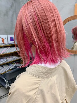 テトヘアー(teto hair) ピンクベージュ、インナーカラー、ツートーンカラー、前下がり