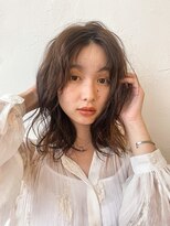 アンヘアー(UNHAIR by shiomiH)&nbsp;ウザバング×切りっぱなし波巻きミディ×アースカラー