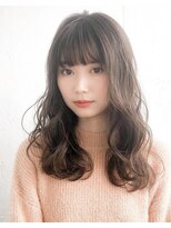 ルティア(Lutia) 波巻きウェーブ 柔らかグレージュカラー