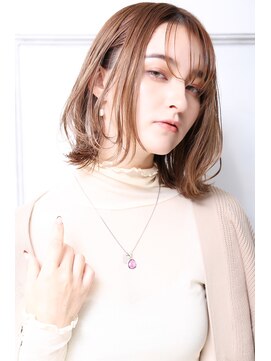 クラッチ 博多(CLUTCH) 大人可愛い小顔美髪ペールベージュくびれレイヤー A1