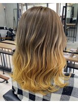 イキプラスディードットログ 大和八木駅前店(ikii+D.Log) イエローグラデーション 艶巻き 韓国ヘア 大和八木