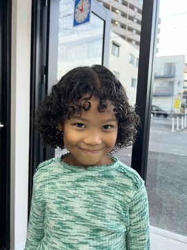 ルーツ(Roots) カーリーヘアカット