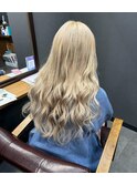 巻き髪が映えるハイトーンエクステ!