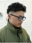 無造作な質感が◎アップバングショート×スパイラルパーマ