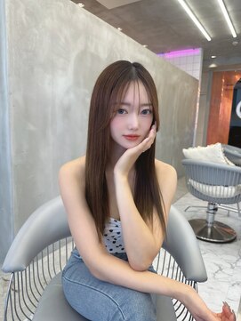 ロンド レア 天神大名店(Lond Le’a) ホワイトブロンド/外ハネボブ/美髪/ワイドバング/ブルーブラック