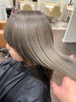 ヴィヴィ(VIVIE)&nbsp;白髪ぼかしハイライトローライトデザインカラーオリーブグレー