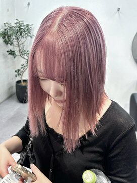 ハロ(Halo) ブリーチ2回/ホワイトピンク/ハイトーンボブ/切りっぱなし/韓国