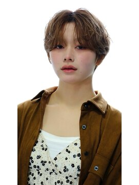 スリー スタンド(THREE STAND) 大人ショートヘアハンサムショートマッシュショート30代40代50代