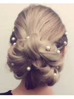 ヘアサロン ナヴィ 赤坂(NaVie AKASAKA)&nbsp;パールをちりばめたシニヨン
