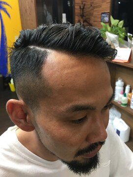 ハレ(Hale) 外人風　七三スタイル