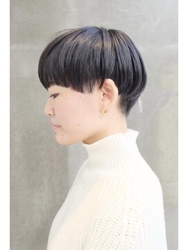 カエルムアヴェダ(CAELUM AVEDA) ブラック×マッシュショート