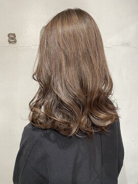 リアス ヘアデザイン(rias) くすみベージュ