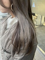 ロミバイリー(Romi by Lyee)&nbsp;イヤリングカラー／グレージュ／20代／30代／40代