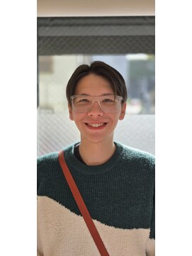 モッズヘア MEN 横浜元町店 柔らかい質感のセンターパート