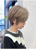 ★白髪ぼかしハンサムショートヘアハイライトベージュカラー