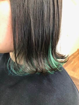 ヘアサロン とりふぉりうむ 各務原店 インナーカラー＋切っぱなしボブ