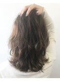 光に透ける！透明感のあるシフォンベージュ/ミディアムレイヤー