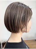 透明感のあるミニボブ