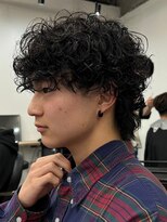 スパイラルパーマツイストパーマアップバング短髪メッシュ