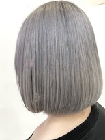 ジェムヘアスタジオ 湘南平塚南口店(Gem Hair Studio)&nbsp;クールに映えるシルバーグレーボブ【Gem 神原】