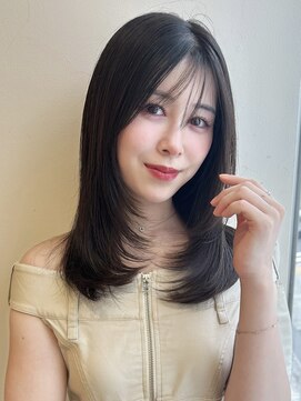 トリッカ シブヤ(TRICCA SHIBUYA) 顔周りレイヤー/暗髪/ミディアム/ザクザク/うざバンク/20代