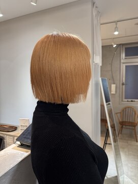 アマトウキョウスマートサロン(AMA TOKYO×Smart Salon) ハイトーンボブ　あごラインボブ