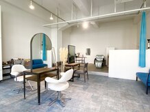 隠れ家のように落ち着いた広々空間でリラックス♪