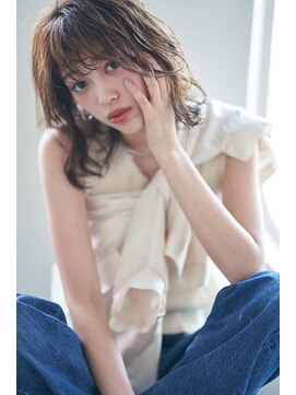 リアン(Lien) Lien☆ヌディーベージュ×ウェーブミディ×デザインカラー