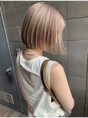【katachi】ホワイトブロンド×ぱつっとボブ