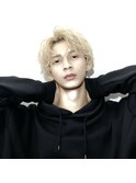 刈り上げツーブロックハイトーンセンターパート