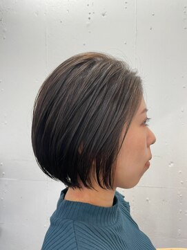 ナンバー ジェミカ 札幌(N° jemica) 大人可愛い20代30代40代小顔ワンサイドショートボブ丸み前下がり