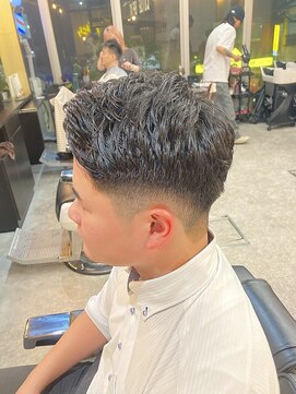 フランクスバーバーリザーブ 人形町店(FRANK’S BARBER RESERVE) フェードカット