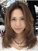 ハイライトカラーミルクティーベージュレイヤーカット