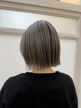 ハイトーングレージュカラー