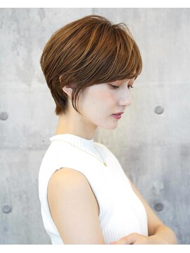 アイスバーグ ウェスト 清澄白河(eyesburg W/est) 40代50代ハイライト銀座白髪ぼかしひし形くびれショート