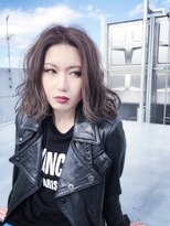 大人かわいいミディアムヘア/ラフウェーブ