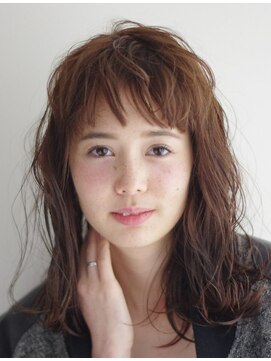 イル(iLu.) 外国人の癖毛風ミディアム