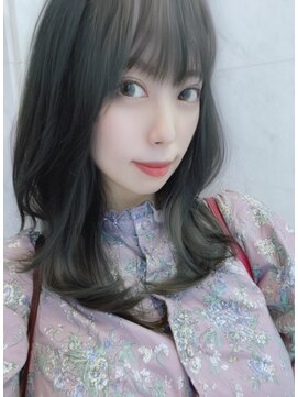 ロアナ 六本木(LOANA ROPPONGI) グラビアアイドルもやっているloanaの縮毛矯正