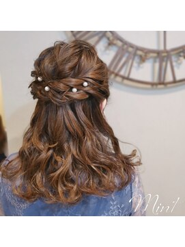 ヘアセットサロン ミント(Hair set salon MINT) ねじりハーフアップ