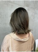 切りっぱなしボブ×オリーブグレージュ