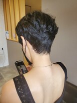 グロウ ツクバ(GLOW TSKUBA)&nbsp;クセを生かした夏ショート