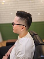ワイズバーバー ギンザ  神田御茶ノ水店(Y's BarBer GINZA) コームオーバー×フェードカット<理容室>