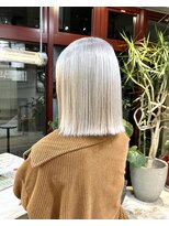 ヲタク(wotaku.)&nbsp;ミルクティーグレージュハイトーンブリーチ切りっぱなしシルバー