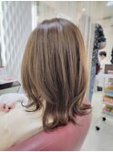 くびれボブスタイル40代50代60代／白髪ぼかしハイライト