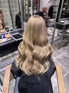 ウム(UMM) ミルクティーベージュ エクステ